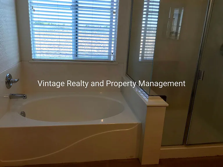244 Lazy Ridge Ave — Photo 19