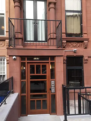 Rented by Uptown Flats LLC | media 24