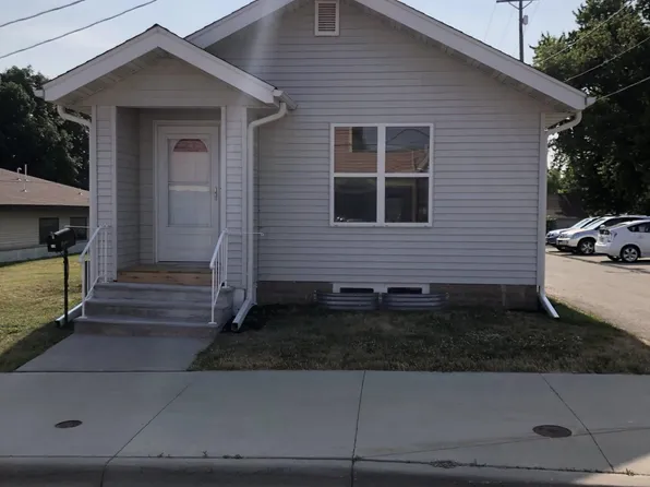 13 3rd Ave NW, Kasson, MN 55944
