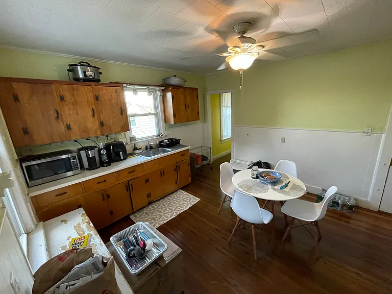 11 Seeley St #2 — Photo 4