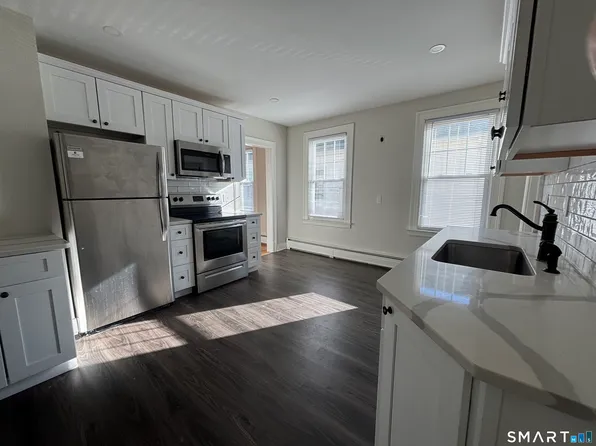 9 Bretton Rd Floor 2, West Hartford, CT 06119