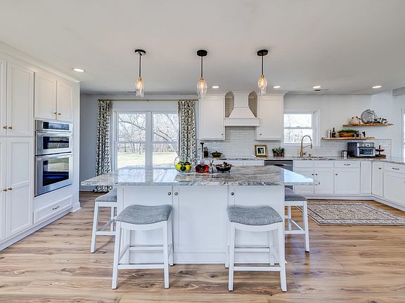 5th image of 901 Riverside Ave