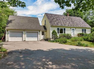 1 Riverside Farm Dr, Lee, NH 03861