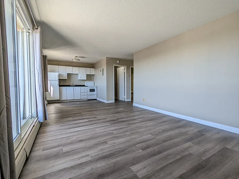 27 Kleisinger Cres — Photo 4