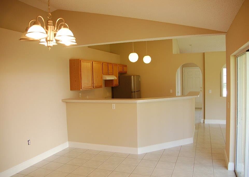 2nd image of 38 Londonderry Dr