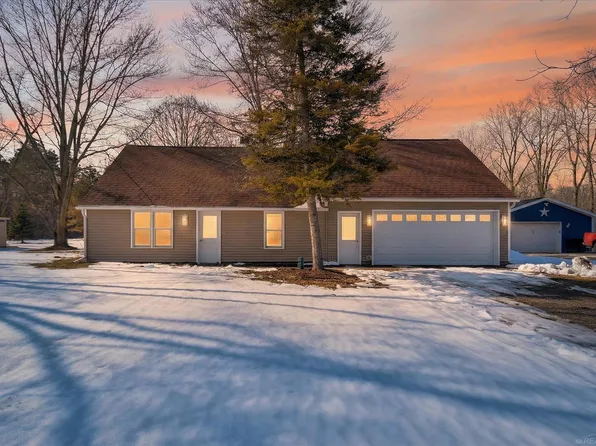 1091 Allen Rd, Smiths Creek, MI 48074