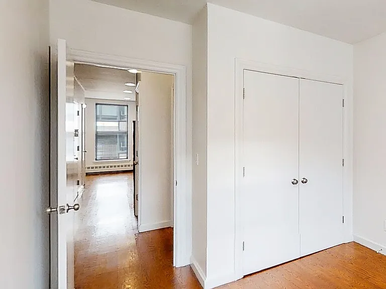 573 Vanderbilt Ave #3B — Photo 3