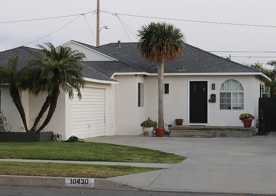 1st image of 10430 Faywood St