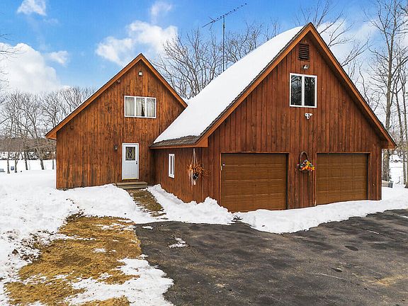 2nd image of 691 Middle Road