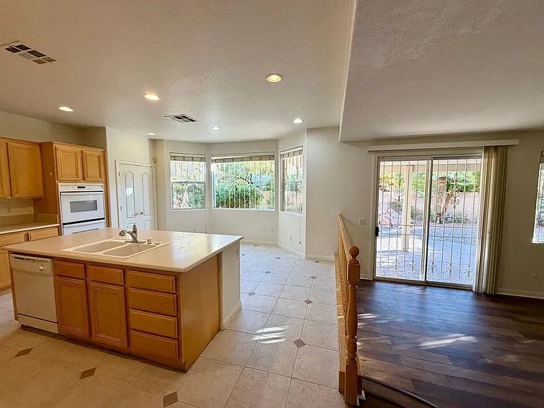 2736 Carolina Blue Ave — Photo 7