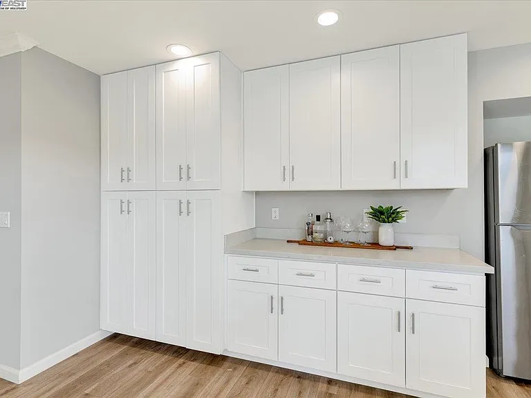 1827 Bandoni Ave — Photo 15