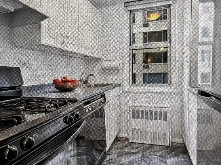 400 E 54th St #6G — Photo 2