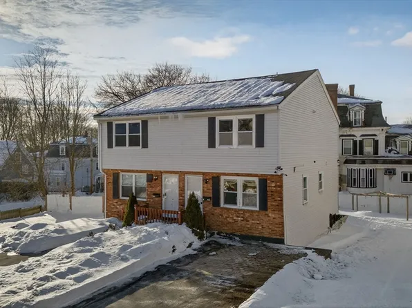 106 Methuen St #B, Lowell, MA 01850