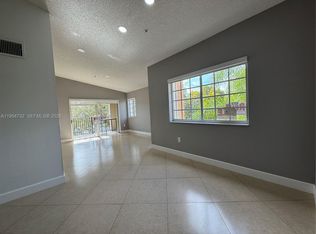 2133 Renaissance Blvd APT 307, Hollywood, FL 33025