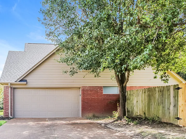 2362 Oak Springs Dr — Photo 15