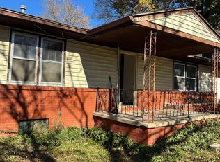 601 E Eisenhower Rd, Lansing, KS 66043