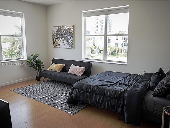 4th image of 1502 Jefferson Ave APT 303