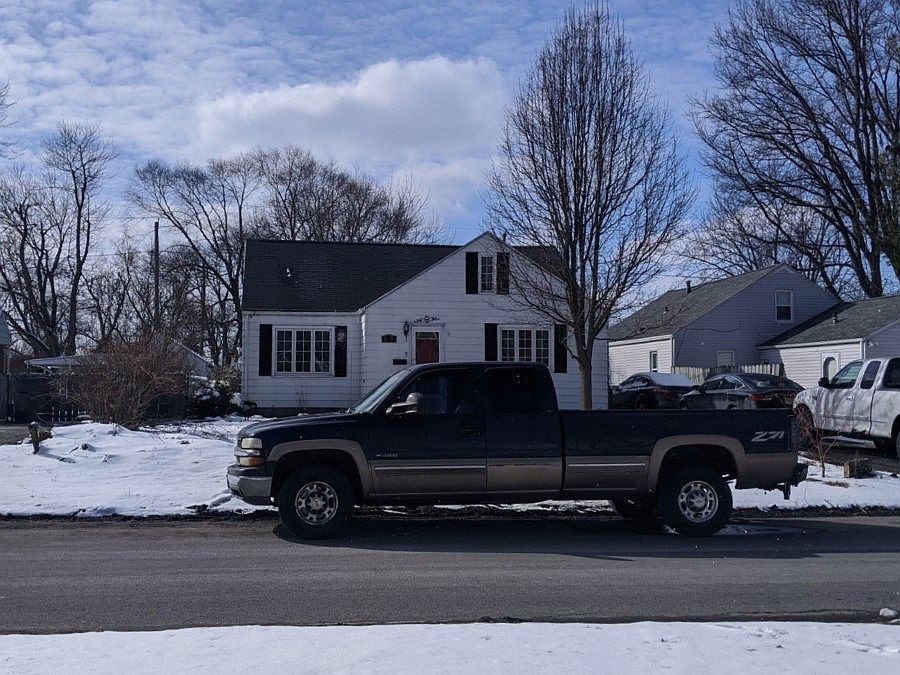 1st image of 610 S Pears Ave
