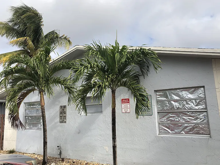 716 SW 16th Ave — Photo 1