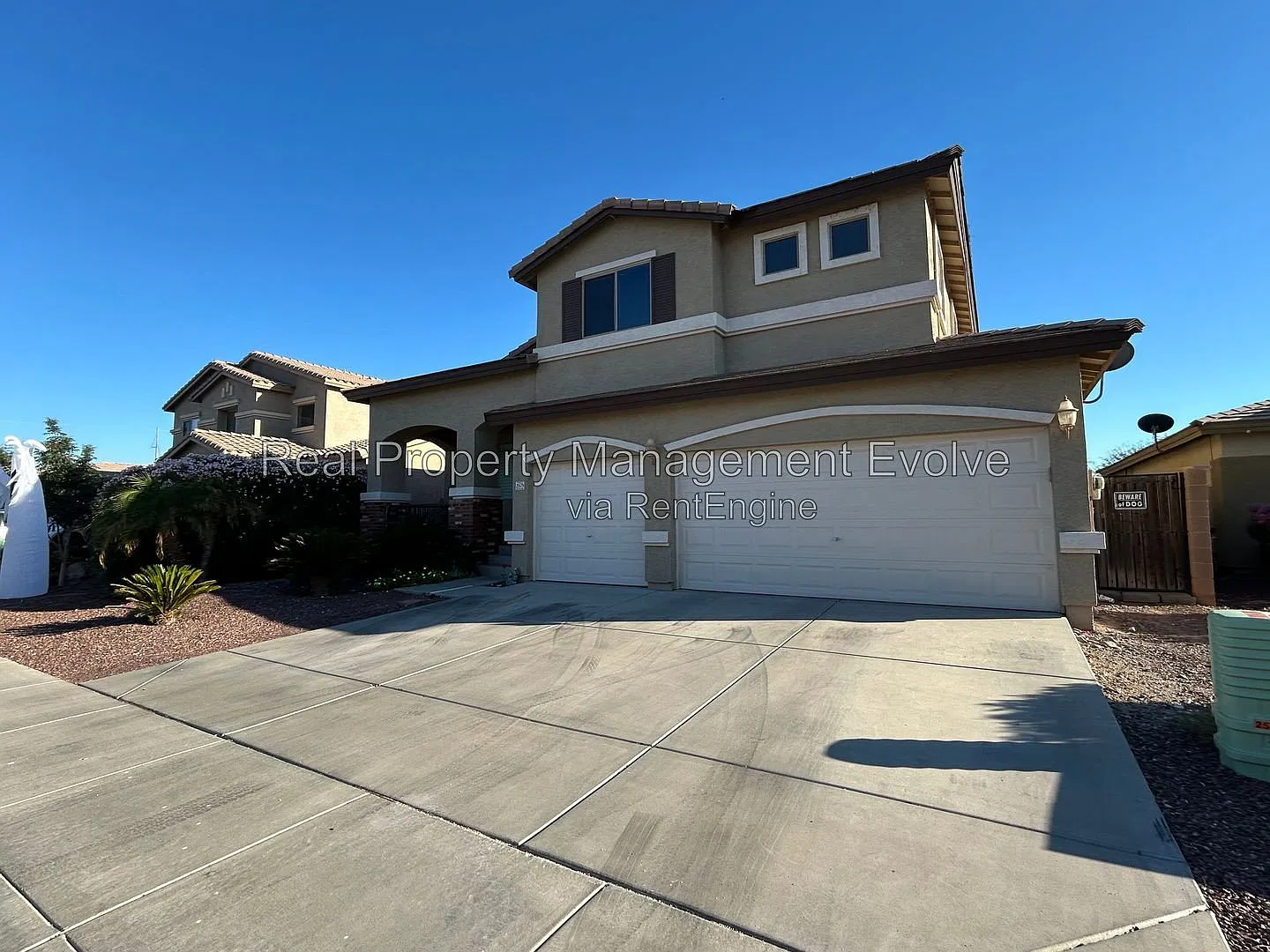 5 bed, 3.0 bath, 2446 sqft, $2,200 — Photo 2
