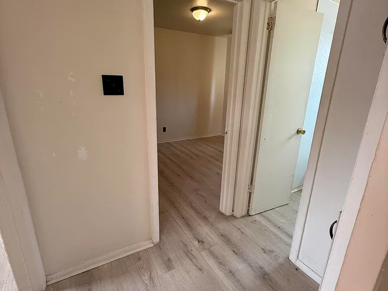624 Alcazar St SE — Photo 11