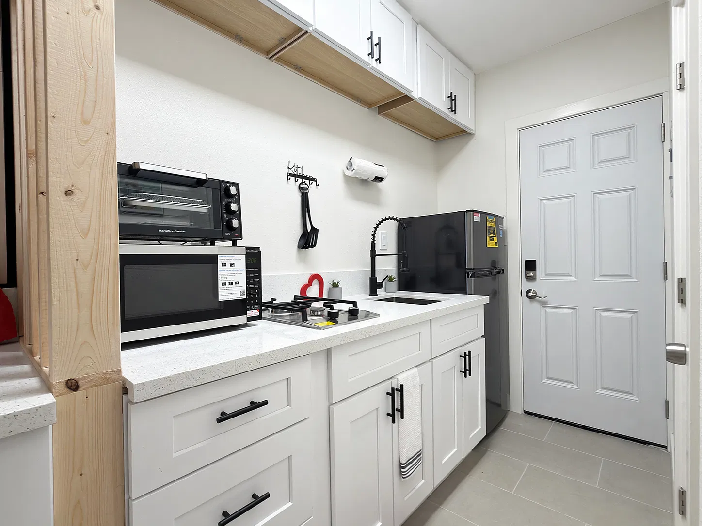 Studio, 180 sqft, $1,095 — Photo 4