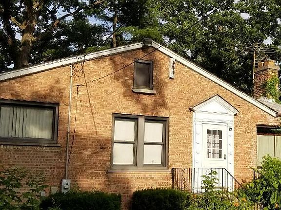 2nd image of 9625 N Oak Ln
