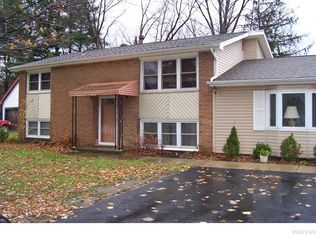 7127 Boston State Rd, Hamburg, NY 14075