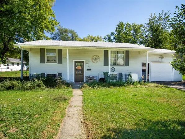 713 S 10th St, Marshall, IL 62441