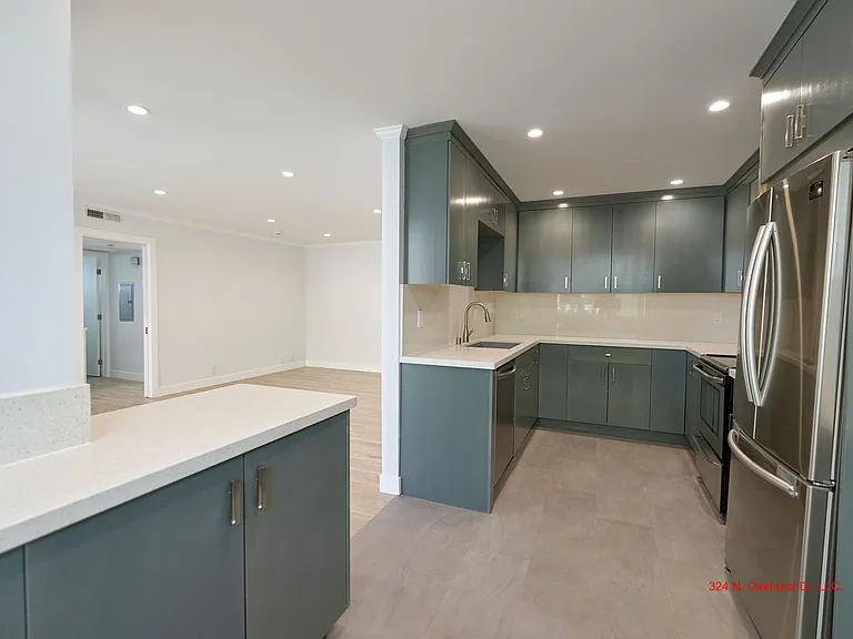 324 N Oakhurst Dr — Photo 9