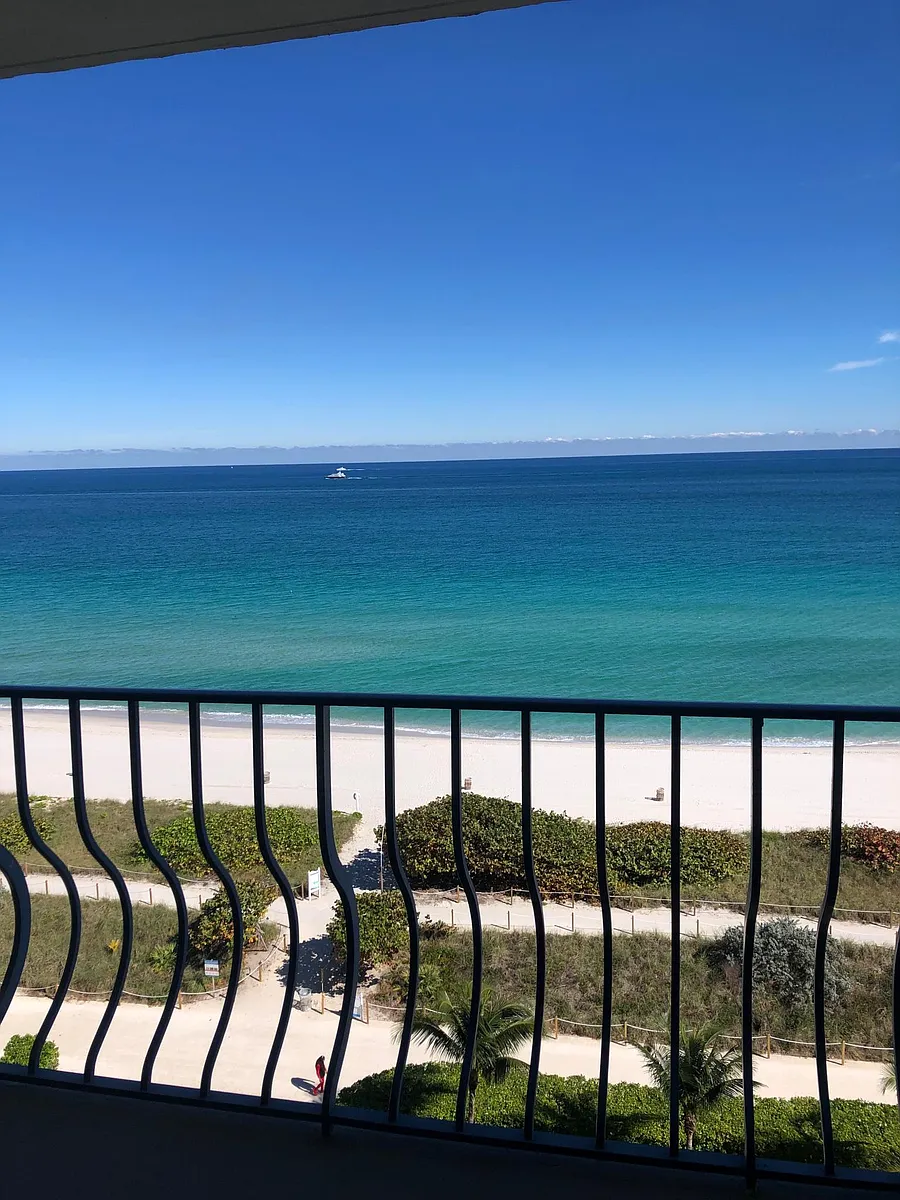Building Photo - 8877 Collins Ave #1001