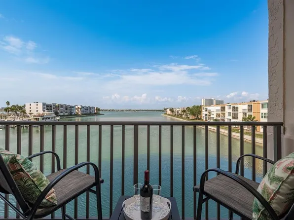 7300 Sun Island Dr S APT 202, South Pasadena, FL 33707