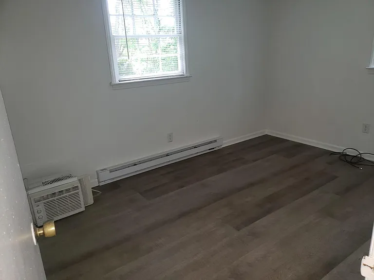 6208 Darby Rd — Photo 4