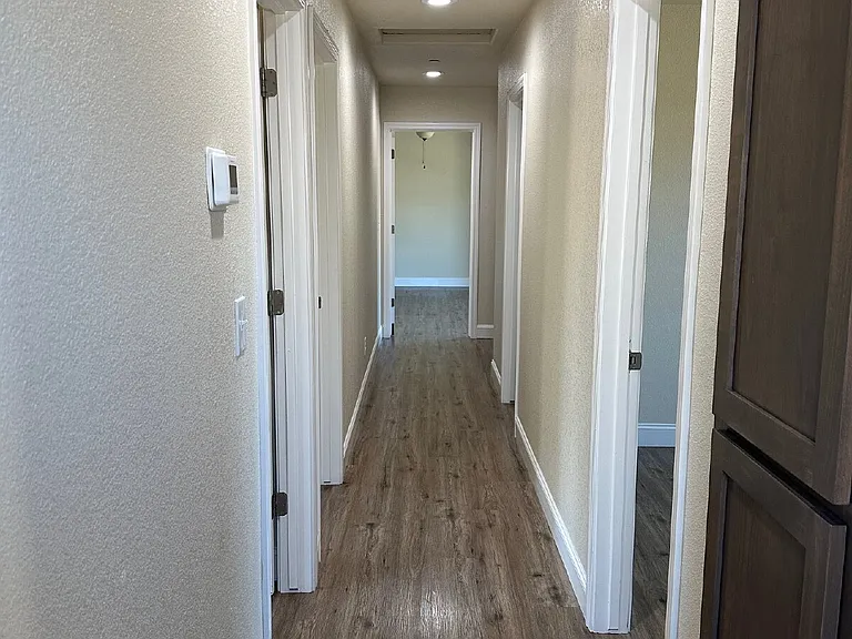 1338 Hermosa Dr — Photo 15