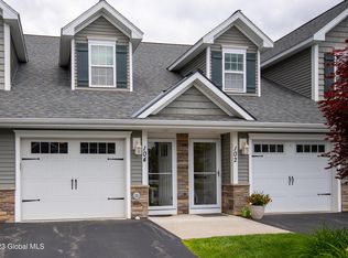 104 Paddock Cir, Schenectady, NY 12306