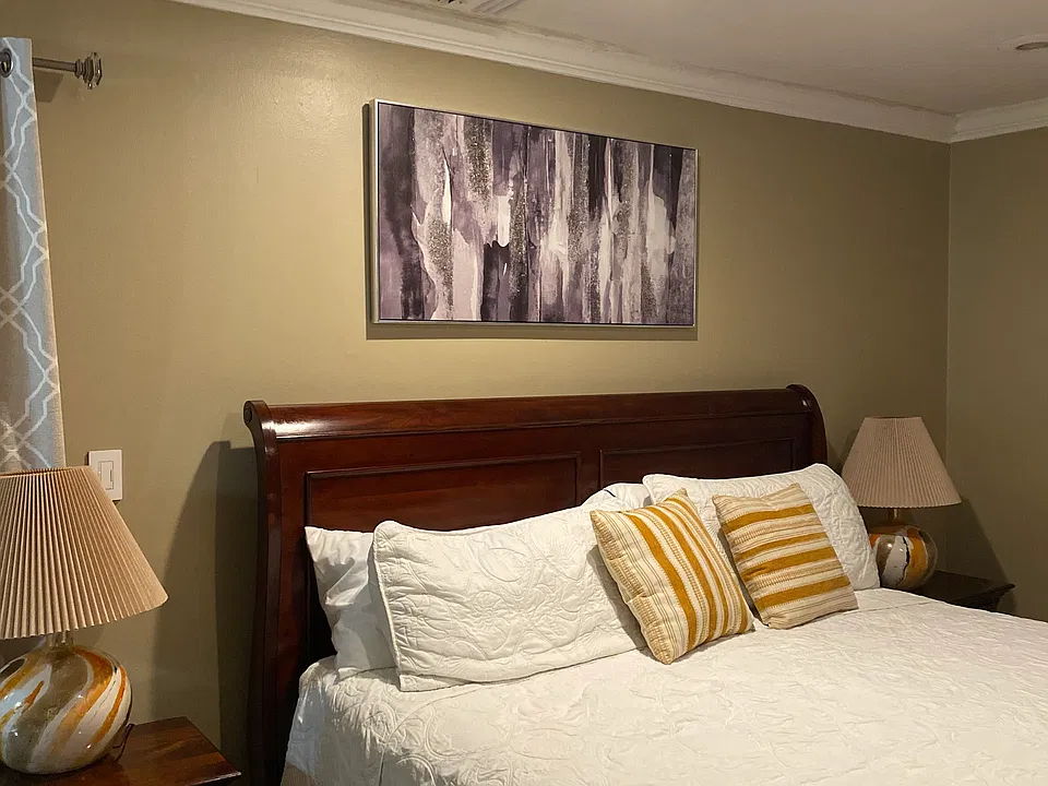 BEDROOM 2