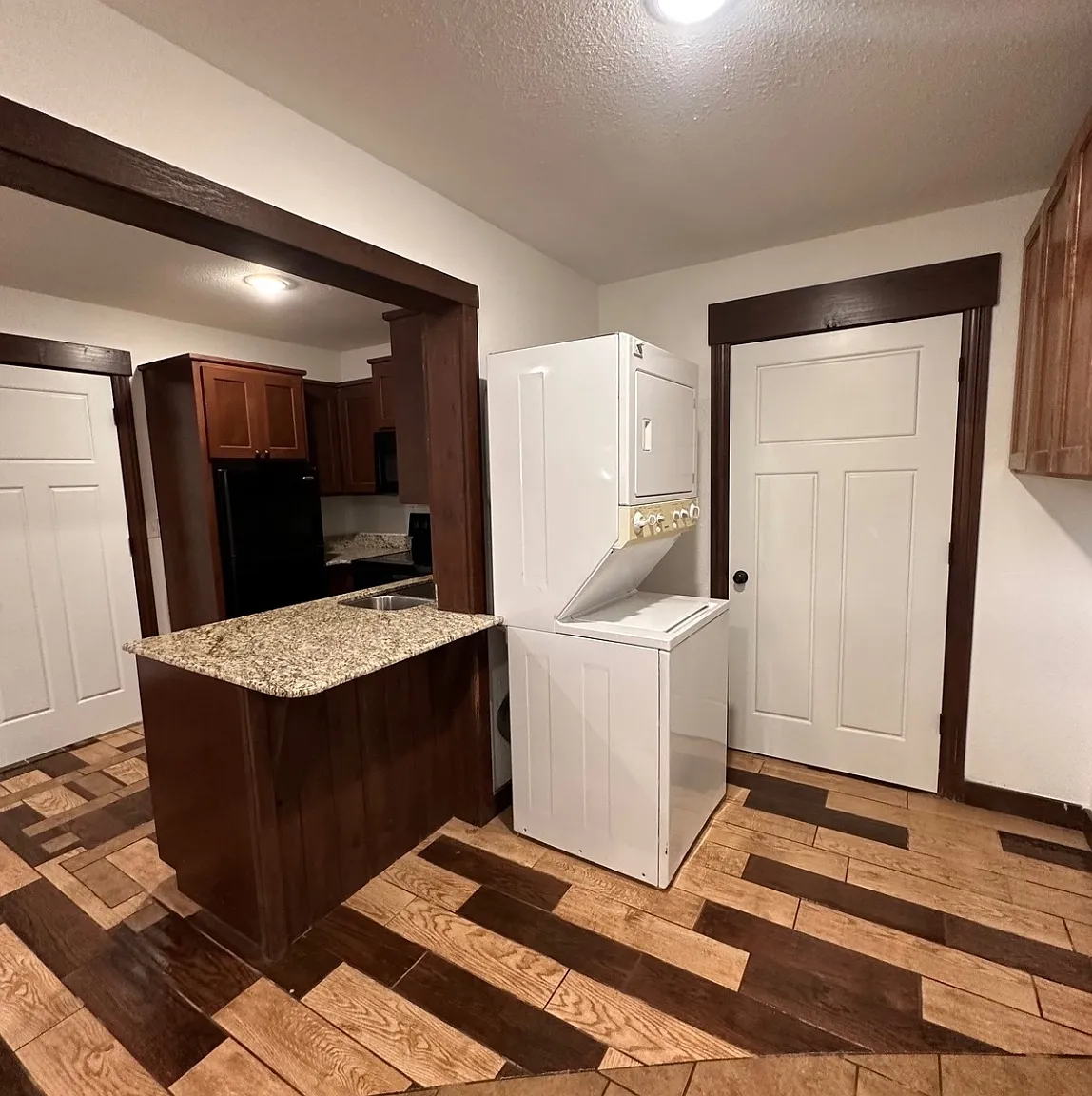 21 W County Rd — Photo 4