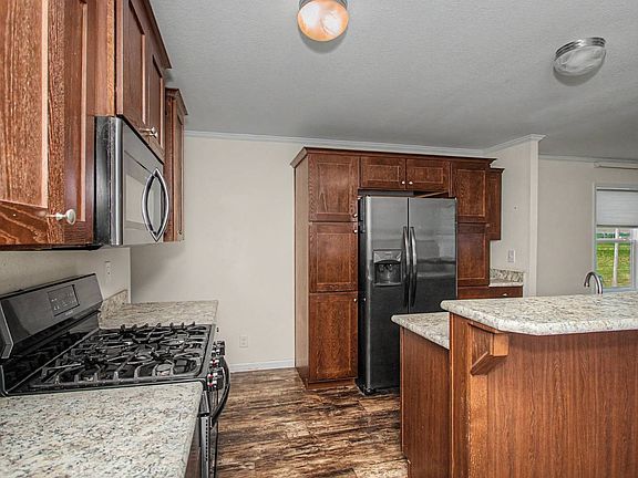 4th image of 26 Nicklaus Ave