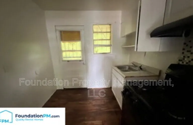 1277 Airways Blvd #2 — Photo 4