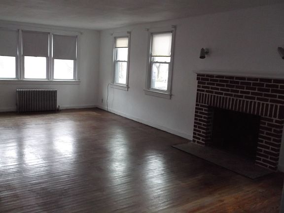 3rd image of 43 White Plains Ave