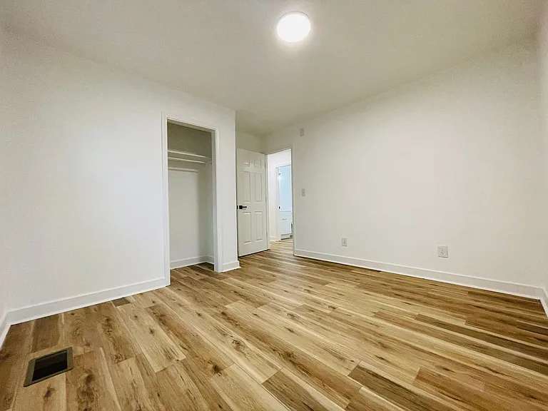 6611 E Wakefield Dr — Photo 5