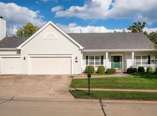 708 Castle Ridge Dr, Ballwin, MO 63021