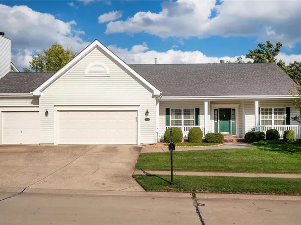 708 Castle Ridge Dr, Ballwin, MO 63021