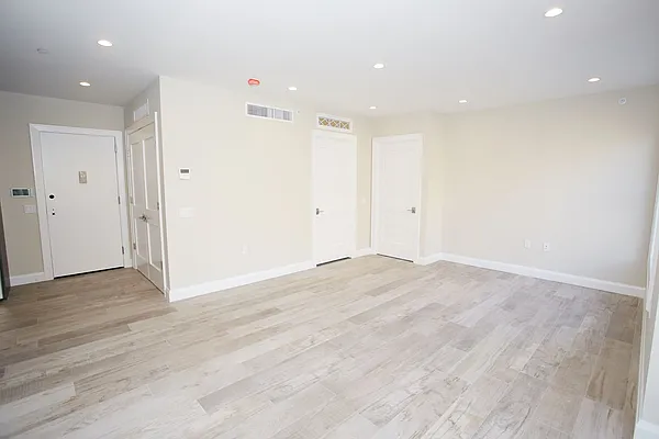 Rented by NY Space Finders Inc. | media 22