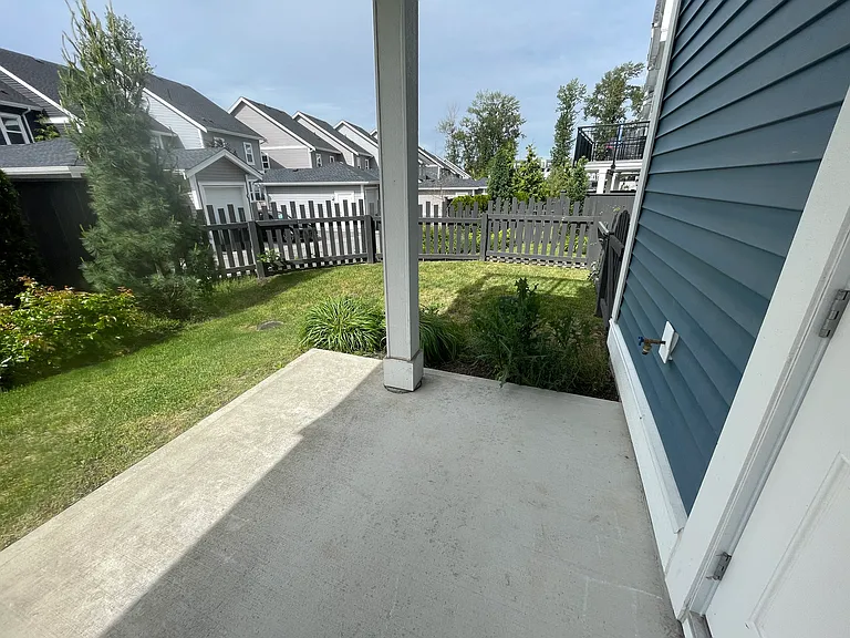 84th Ave — Photo 15