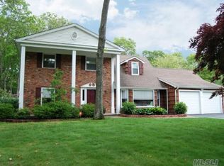 139 Main Ave, Lake Grove, NY 11755