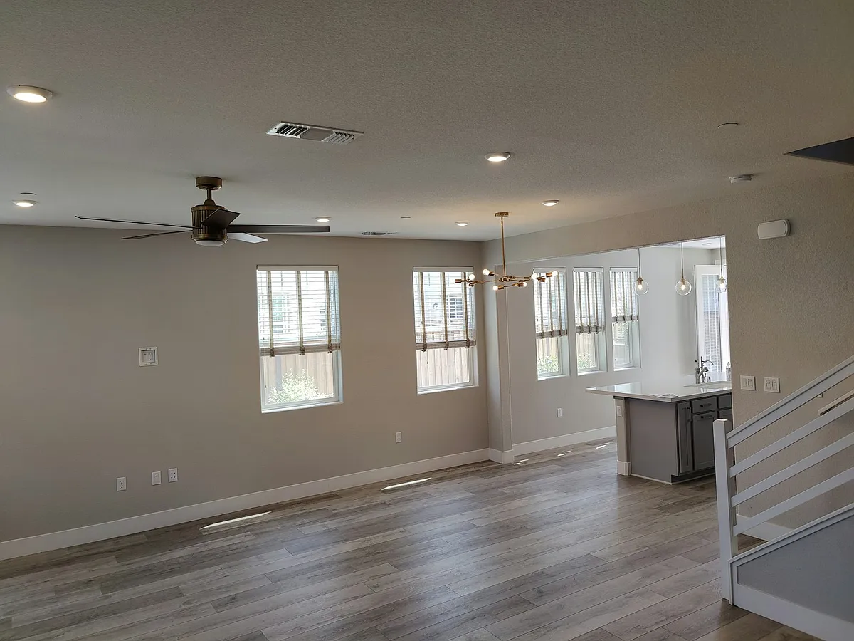 Building Photo - 232 E Tuso Ranch Rd