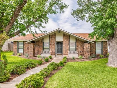 1802 Red Oak Ln, Carrollton, TX, 75007