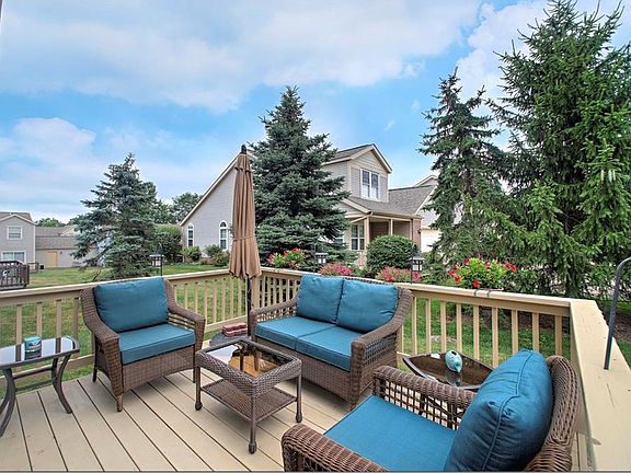 4th image of 250 Huntsford Dr