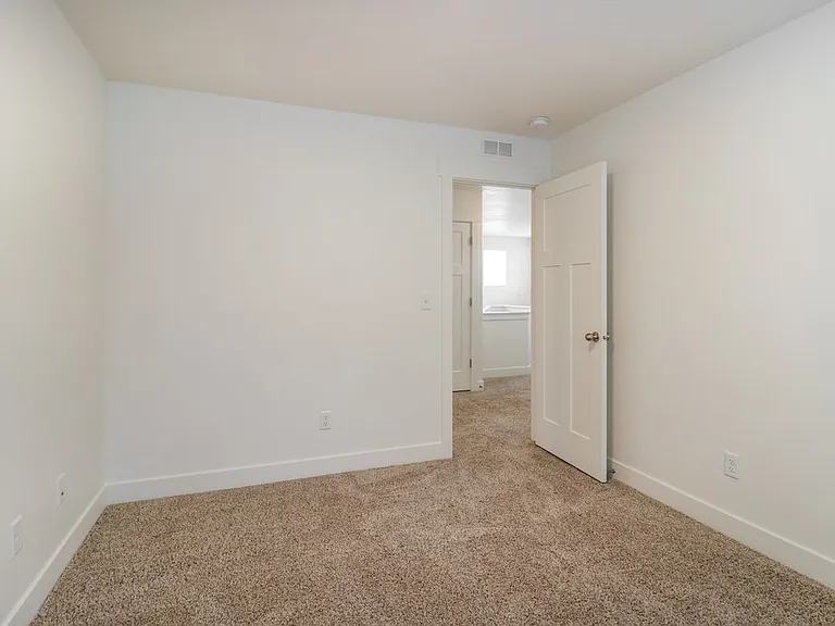 4907 E Breezy Patch Rd — Photo 15